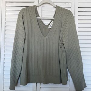 A&F Ribbed Knit V Neck Sweater in Pale Green